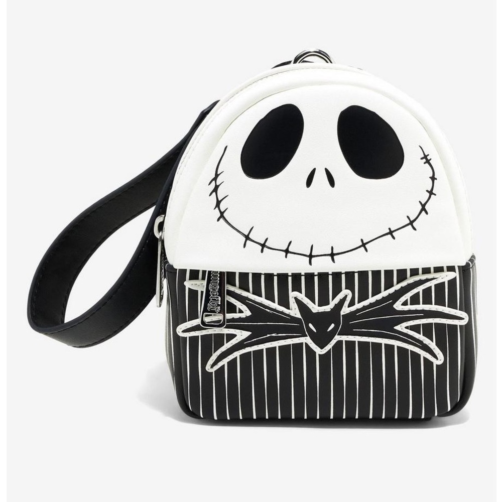 NWT- Loungefly Disney The Nightmare Before
Christmas Jack Skellington Wristlet